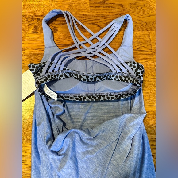 NWT Lululemon🍋 Free To Be Wild Tank in Blue Animal Print Size 8 - Picture 7 of 11